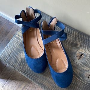 Like New Navy Flats